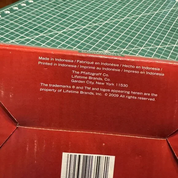 Pfaltzgraff Winterberry Covered Butter Dish Holiday Design Ceramic - Picture 3 of 5